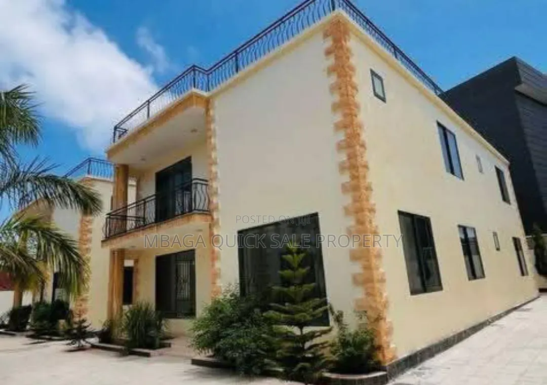 5bdrm Apartment in Oyster Bay for rent