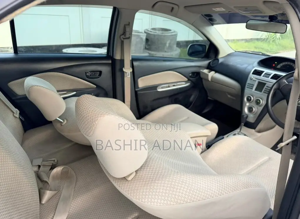 Toyota Belta 2008 Silver