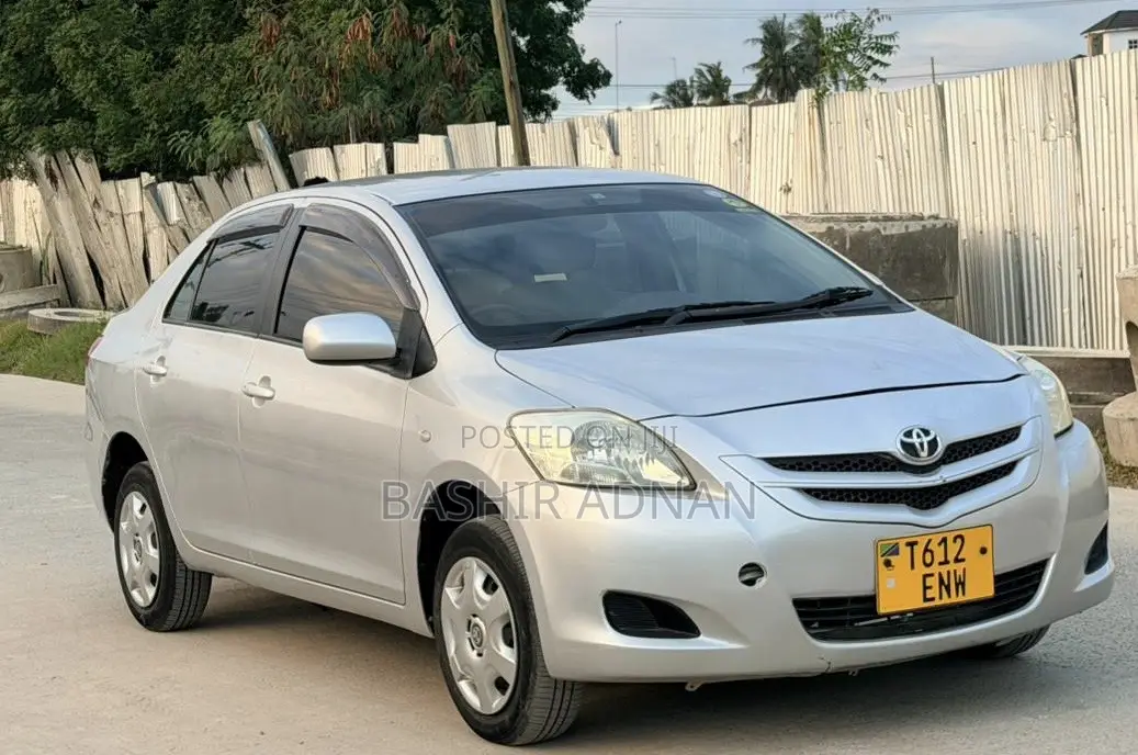 Toyota Belta 2008 Silver