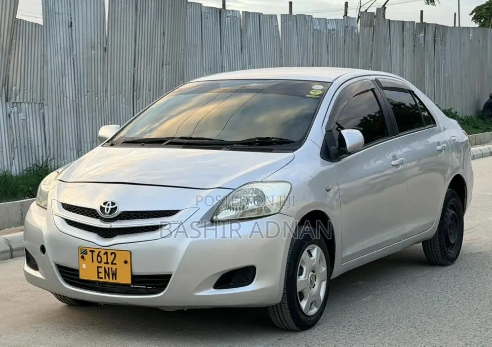 Toyota Belta 2008 Silver
