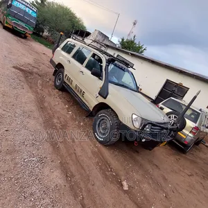 Toyota Land Cruiser 2004 Beige