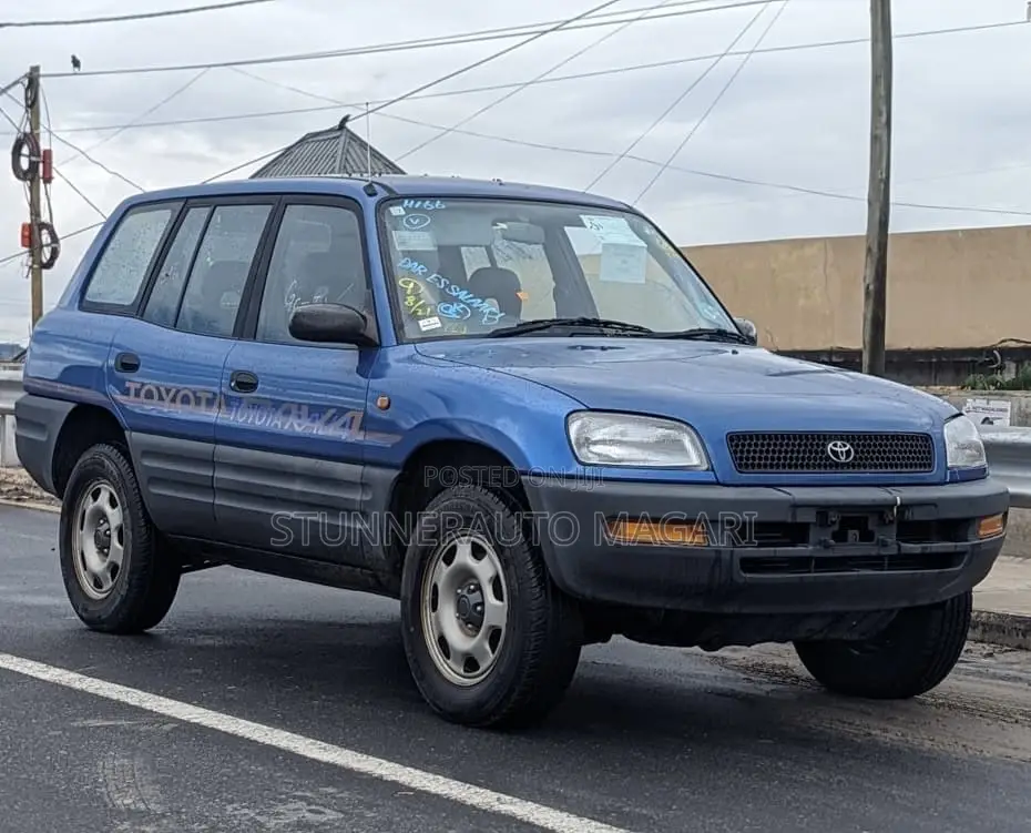 Toyota RAV4 1999 Blue