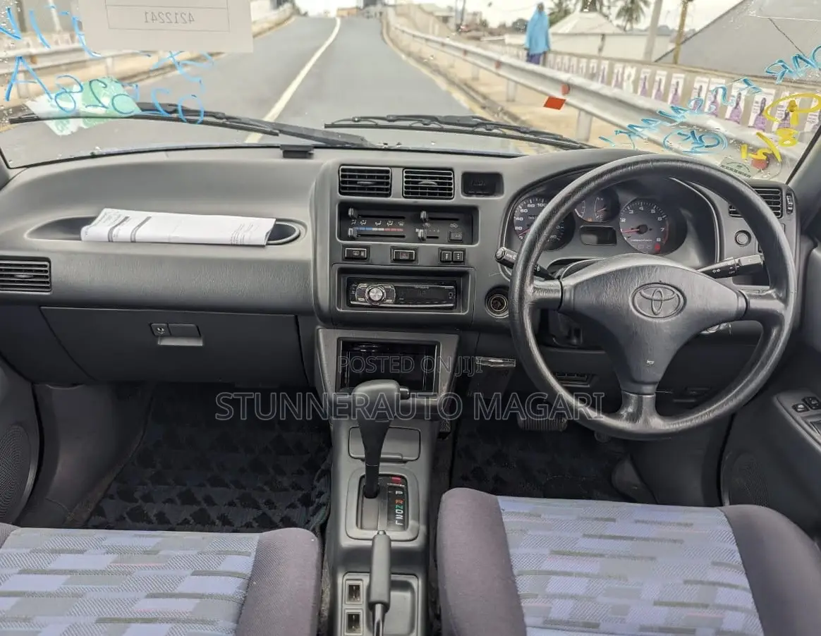 Toyota RAV4 1999 Blue