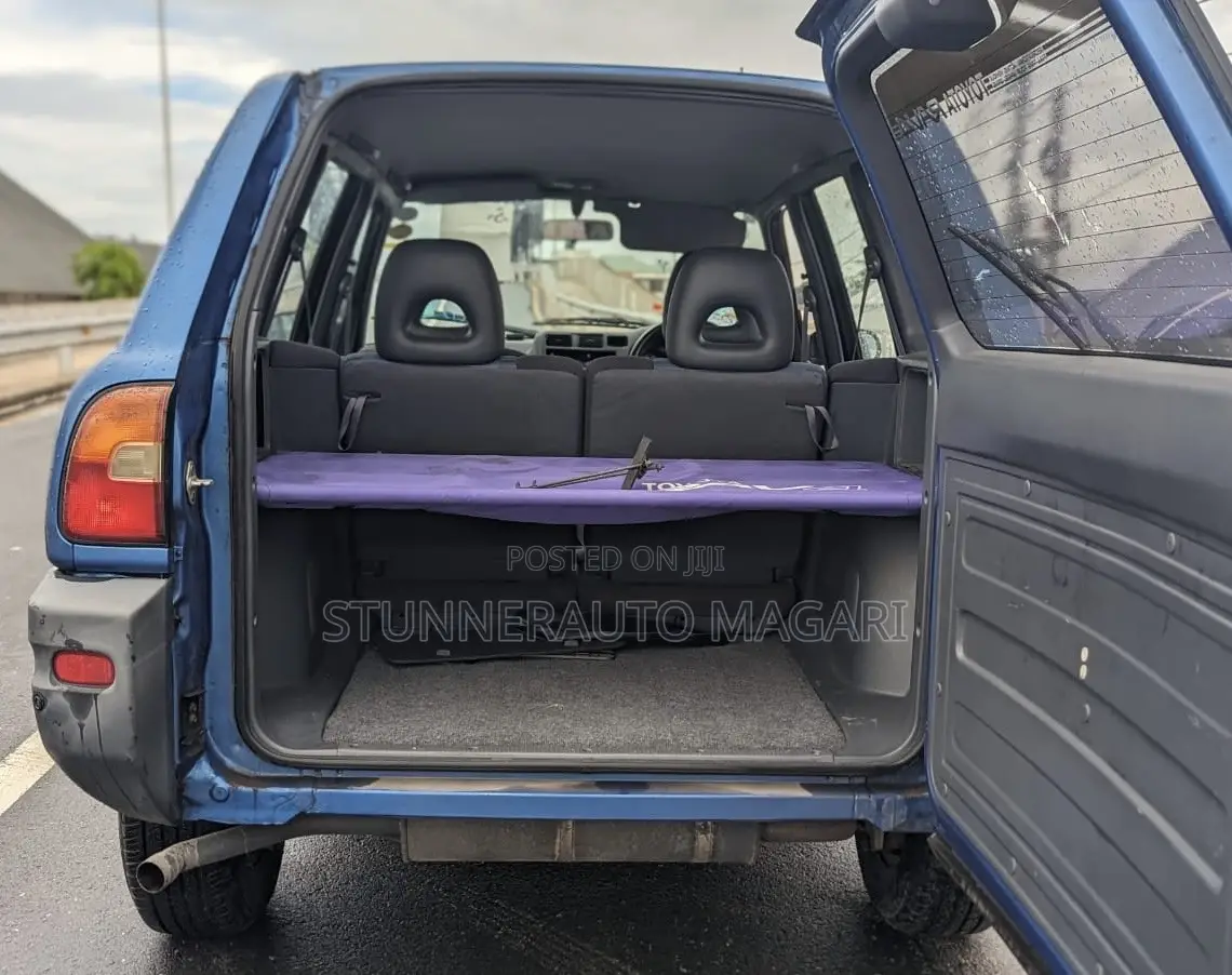Toyota RAV4 1999 Blue