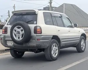 Toyota RAV4 Automatic 2000 Pearl