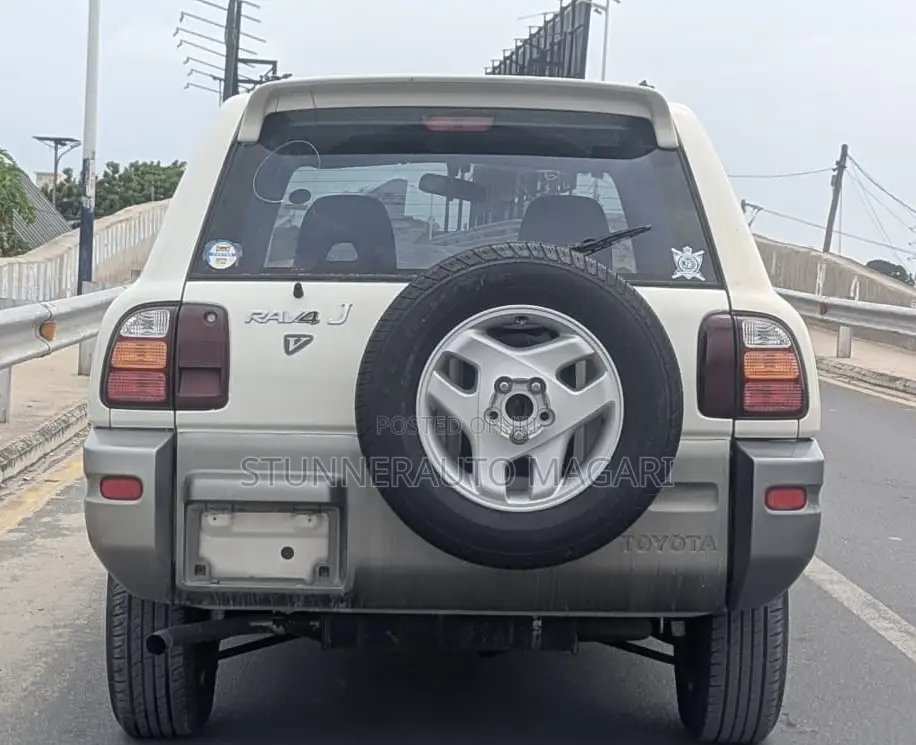 Toyota RAV4 Automatic 2000 Pearl