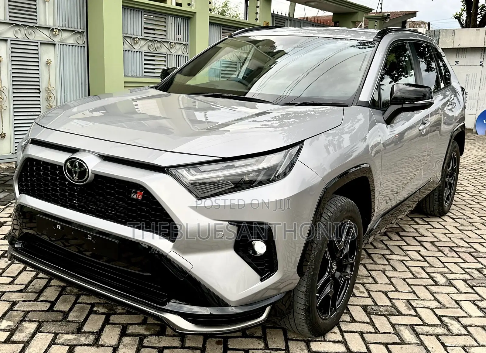 Toyota RAV4 Hybrid 2024 Silver