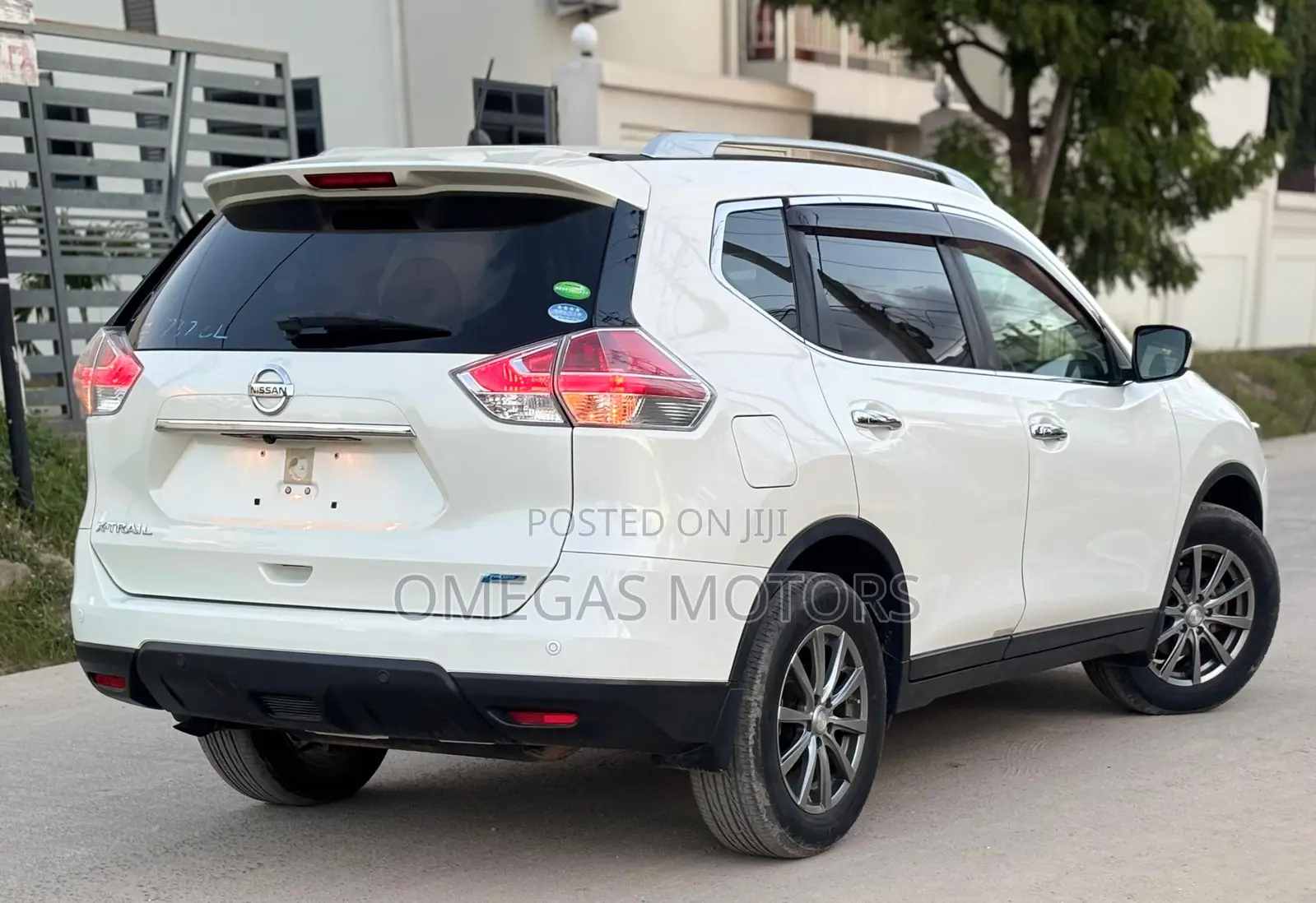 Nissan X-Trail 2.0 Petrol FWD 2015 Pearl