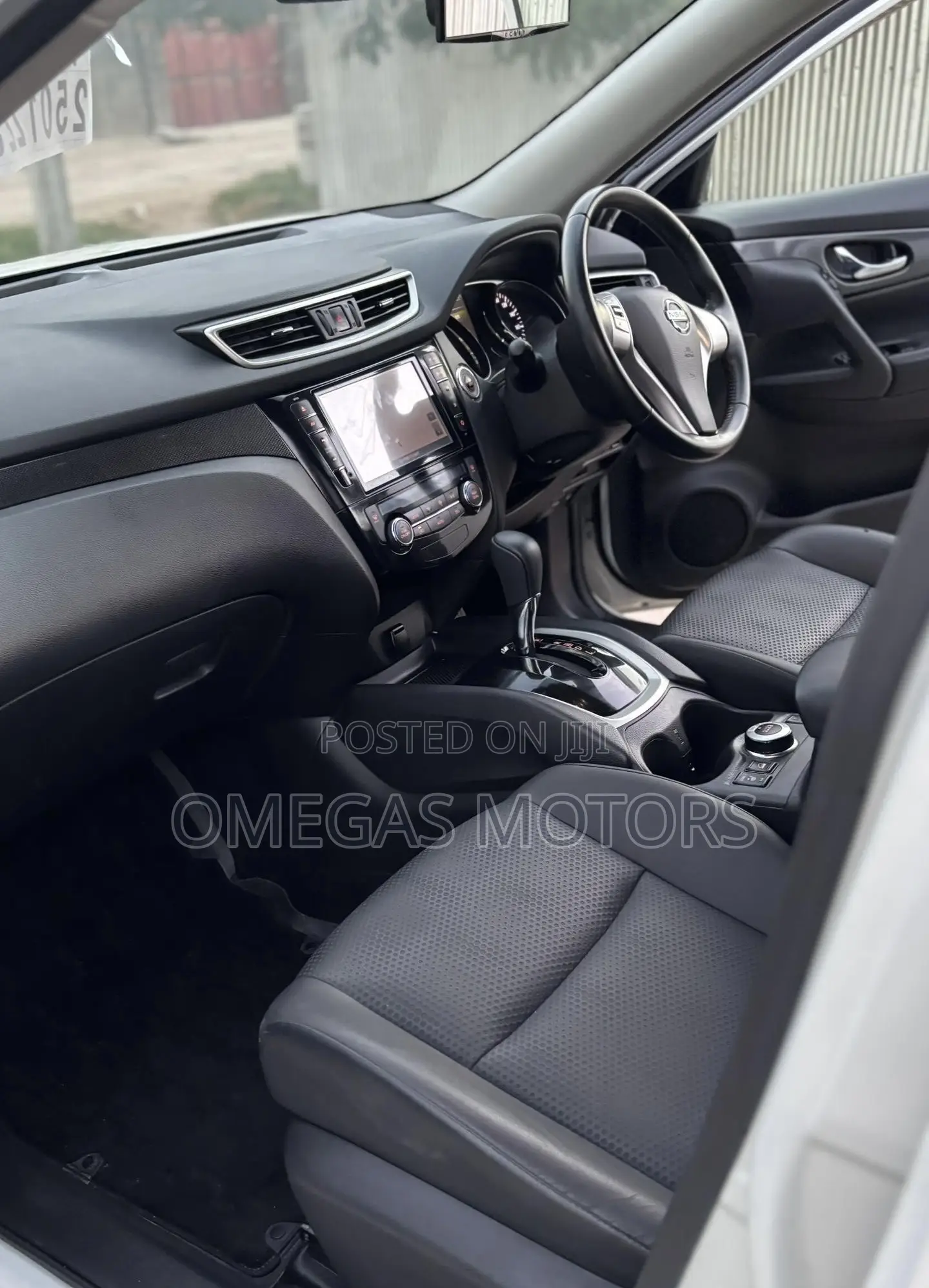 Nissan X-Trail 2.0 Petrol FWD 2015 Pearl