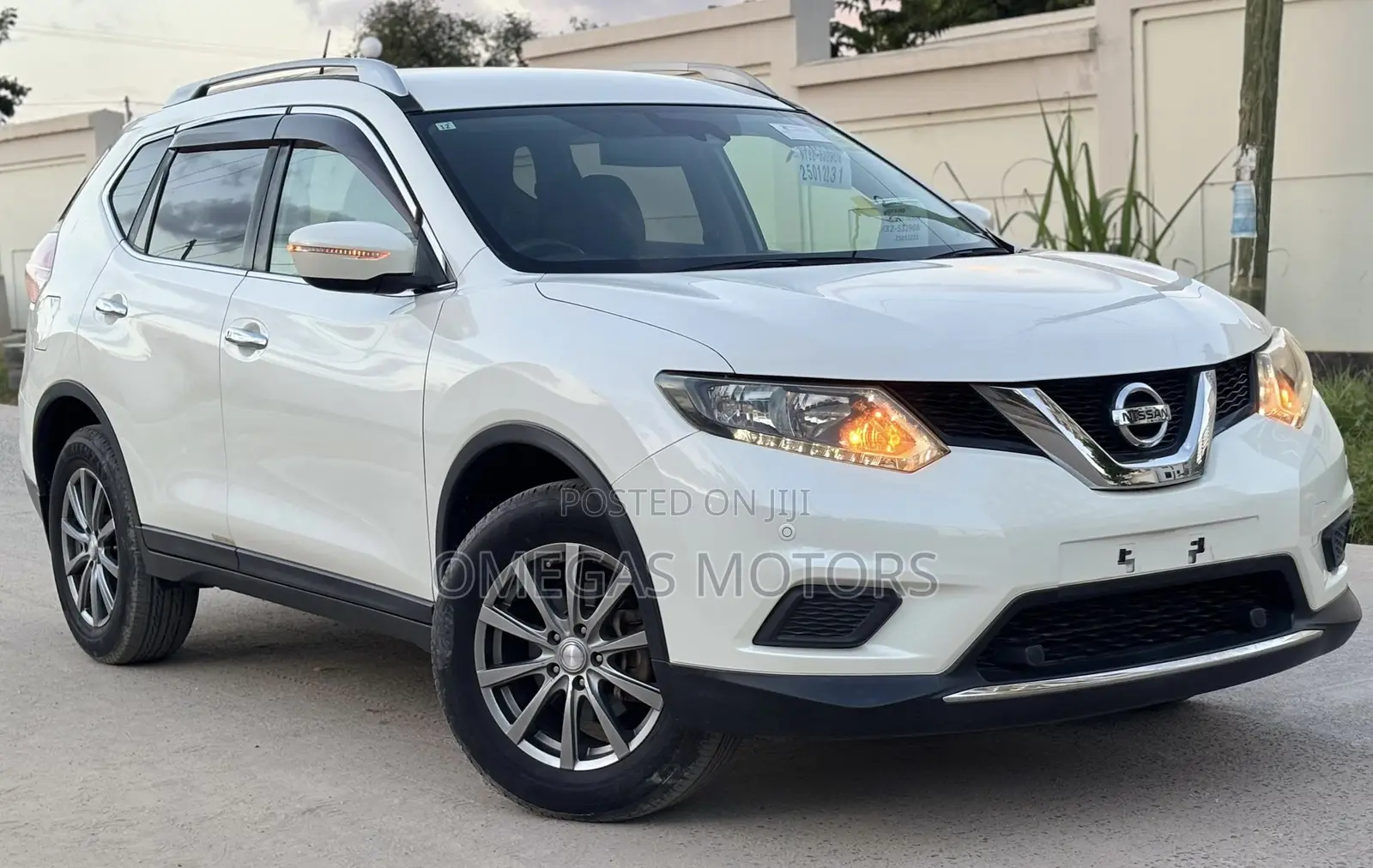 Nissan X-Trail 2.0 Petrol FWD 2015 Pearl
