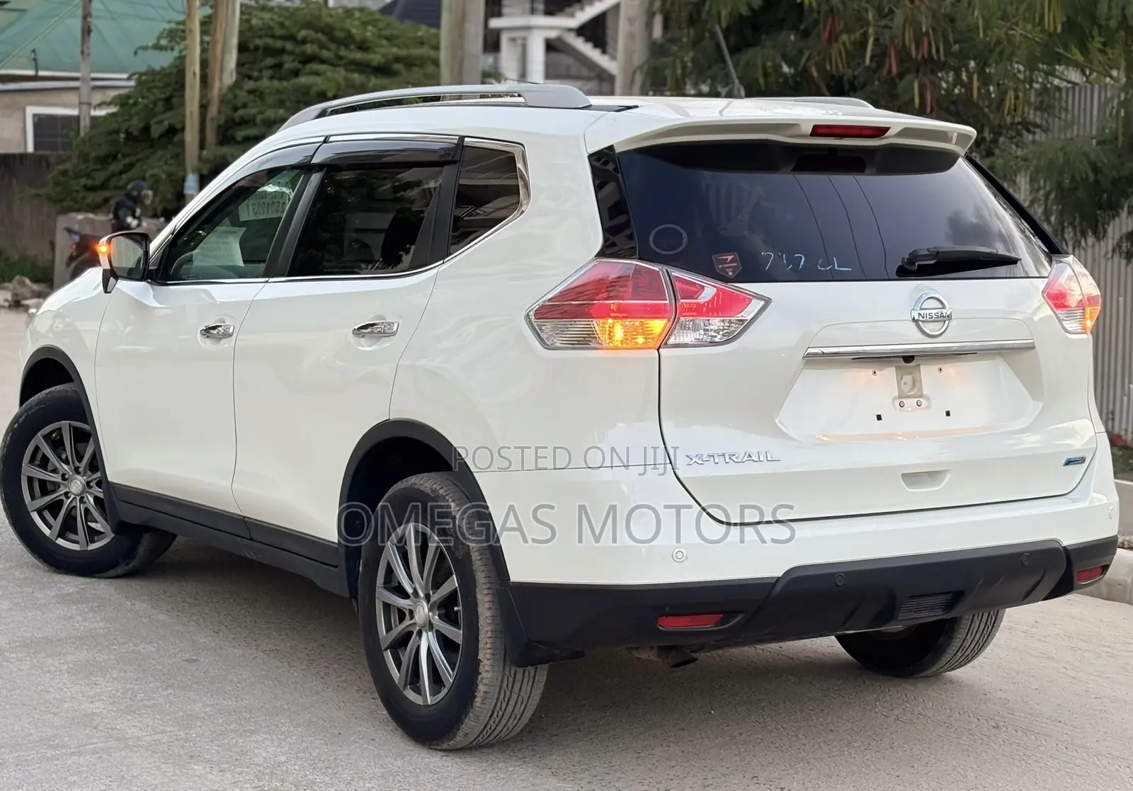 Nissan X-Trail 2.0 Petrol FWD 2015 Pearl