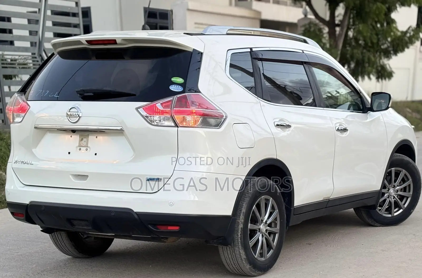 Nissan X-Trail 2.0 Petrol FWD 2015 Pearl