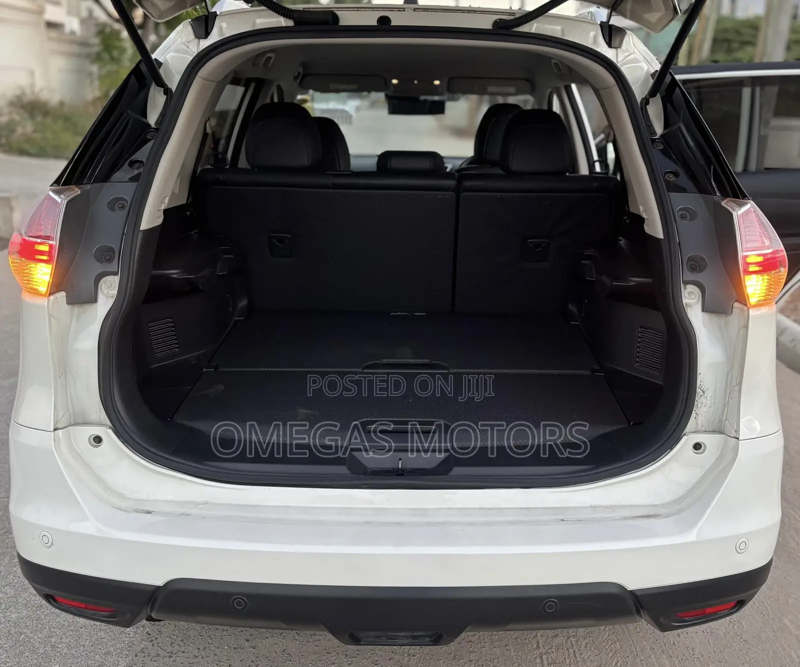Nissan X-Trail 2.0 Petrol FWD 2015 Pearl