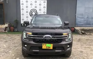 Ford Everest 2023 Black