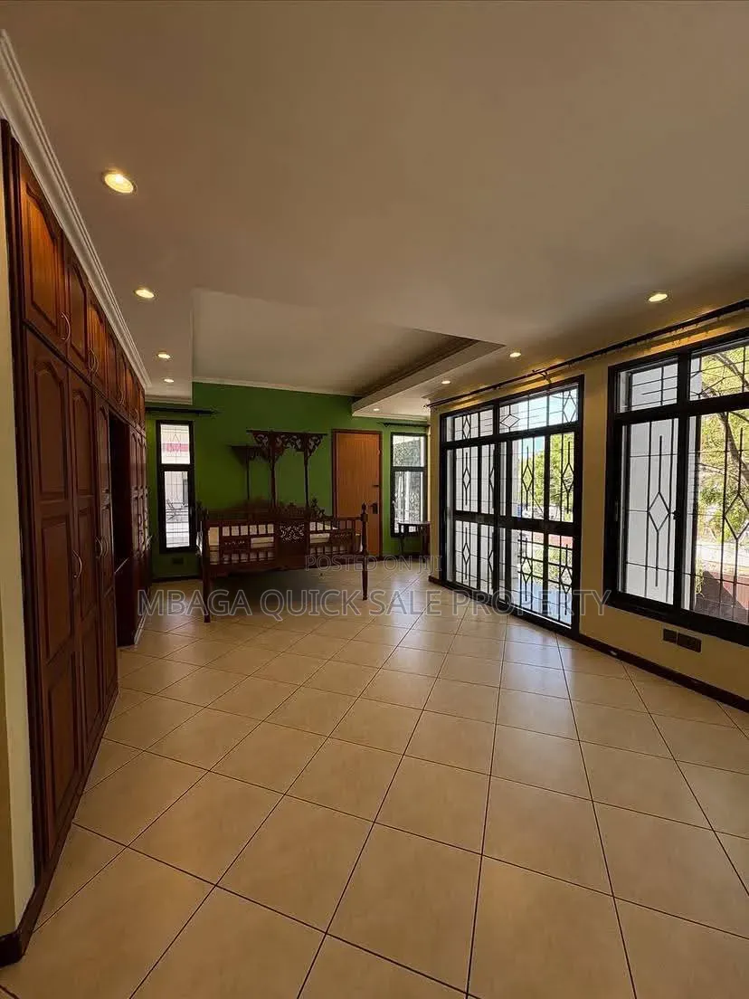 5bdrm House in Masaki for rent