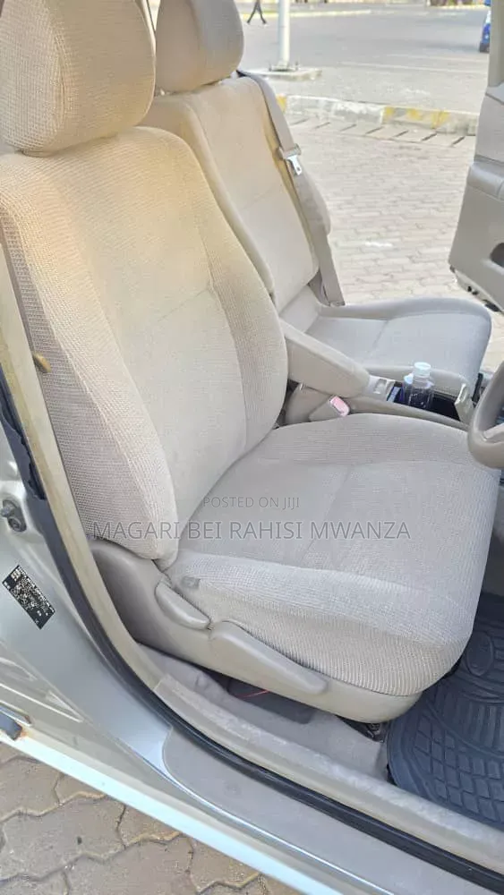 Toyota Raum 2004 Silver