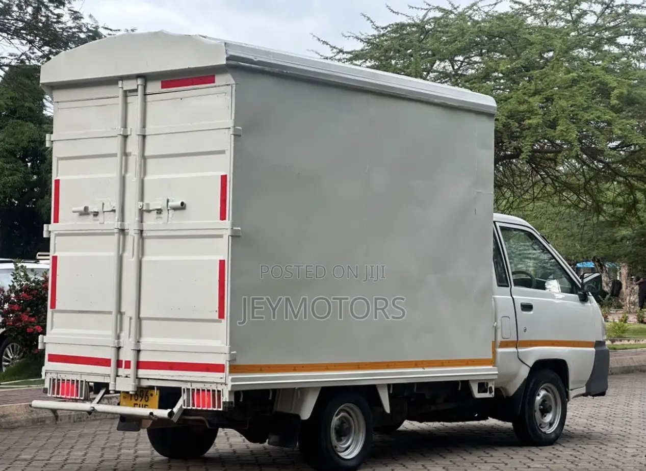 Toyota TownAce 2006 White