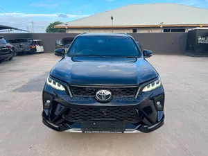 Toyota Fortuner 2023 Black