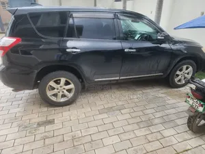 Toyota Vanguard 2011