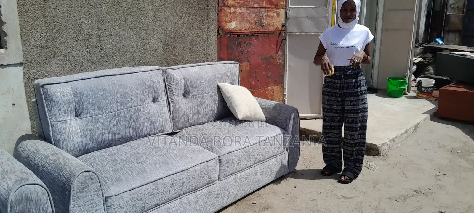 Sofa Ipo Kwa Sale