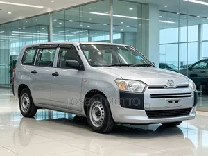 Toyota Succeed SV Premium 2016 Silver