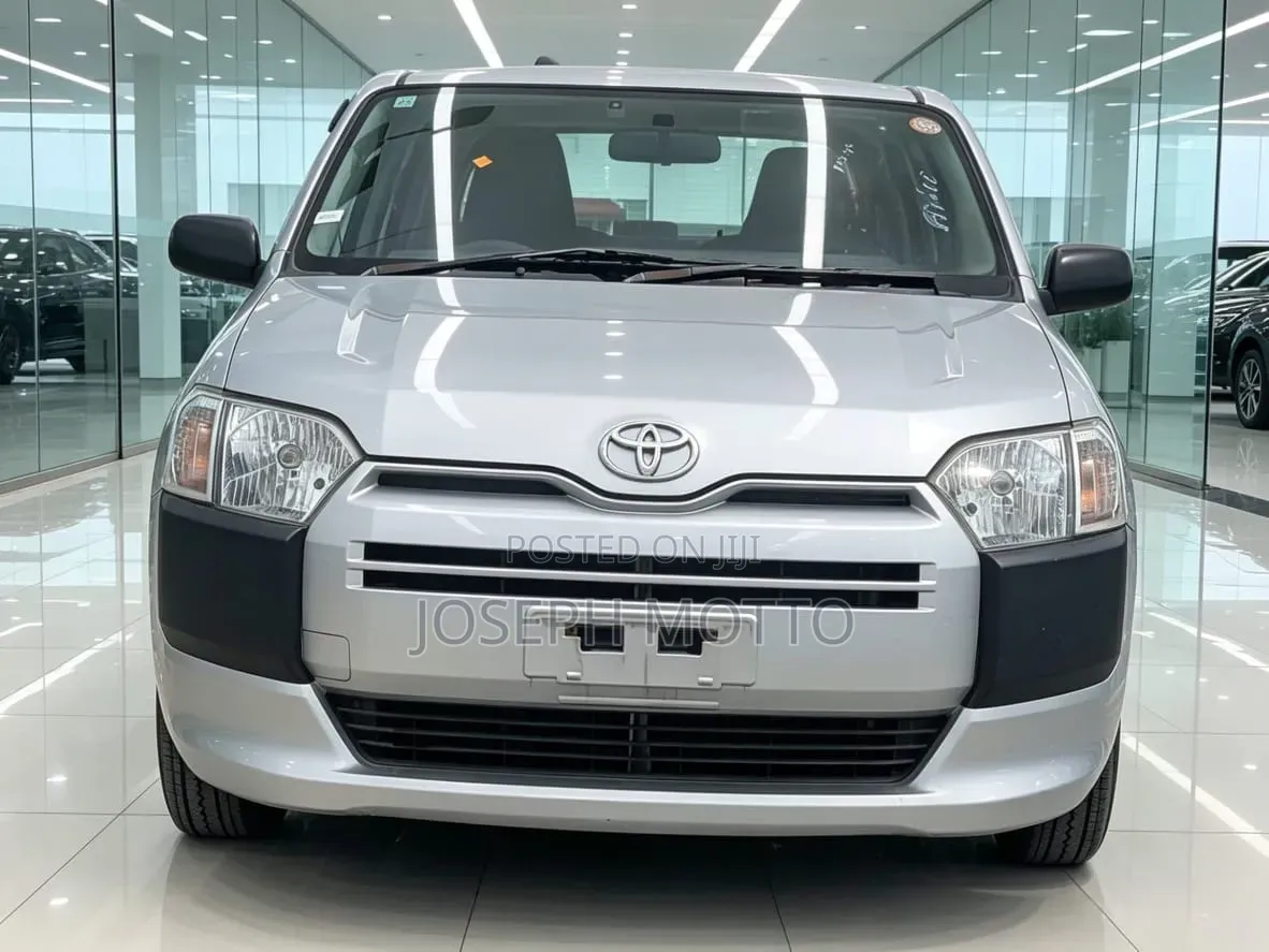 Toyota Succeed SV Premium 2016 Silver