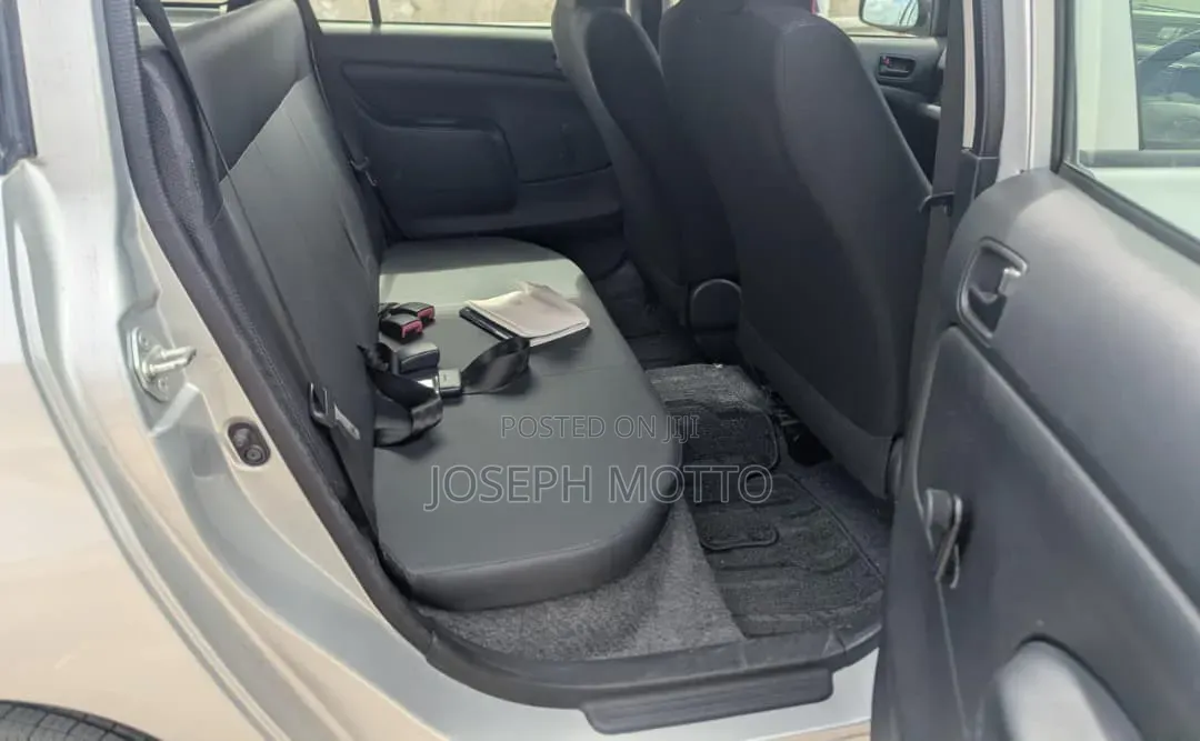 Toyota Succeed SV Premium 2016 Silver