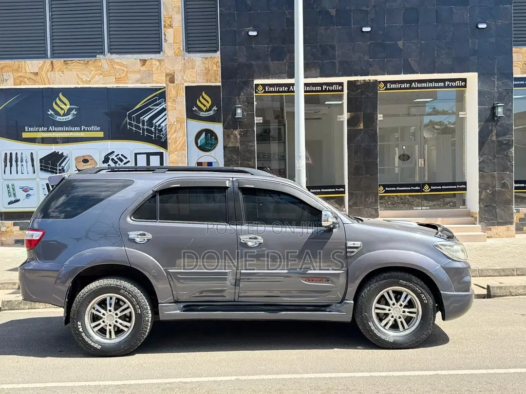 Toyota Fortuner 2006 Silver