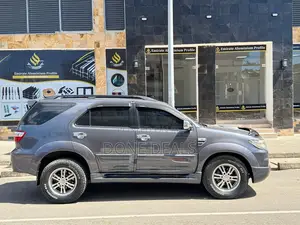 Toyota Fortuner 2006 Silver