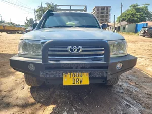 Toyota Land Cruiser 2006 White