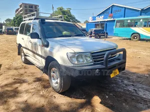 Toyota Land Cruiser 2006 White