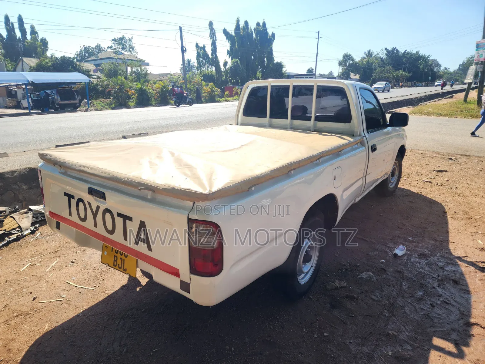 Toyota Hilux 2001 White