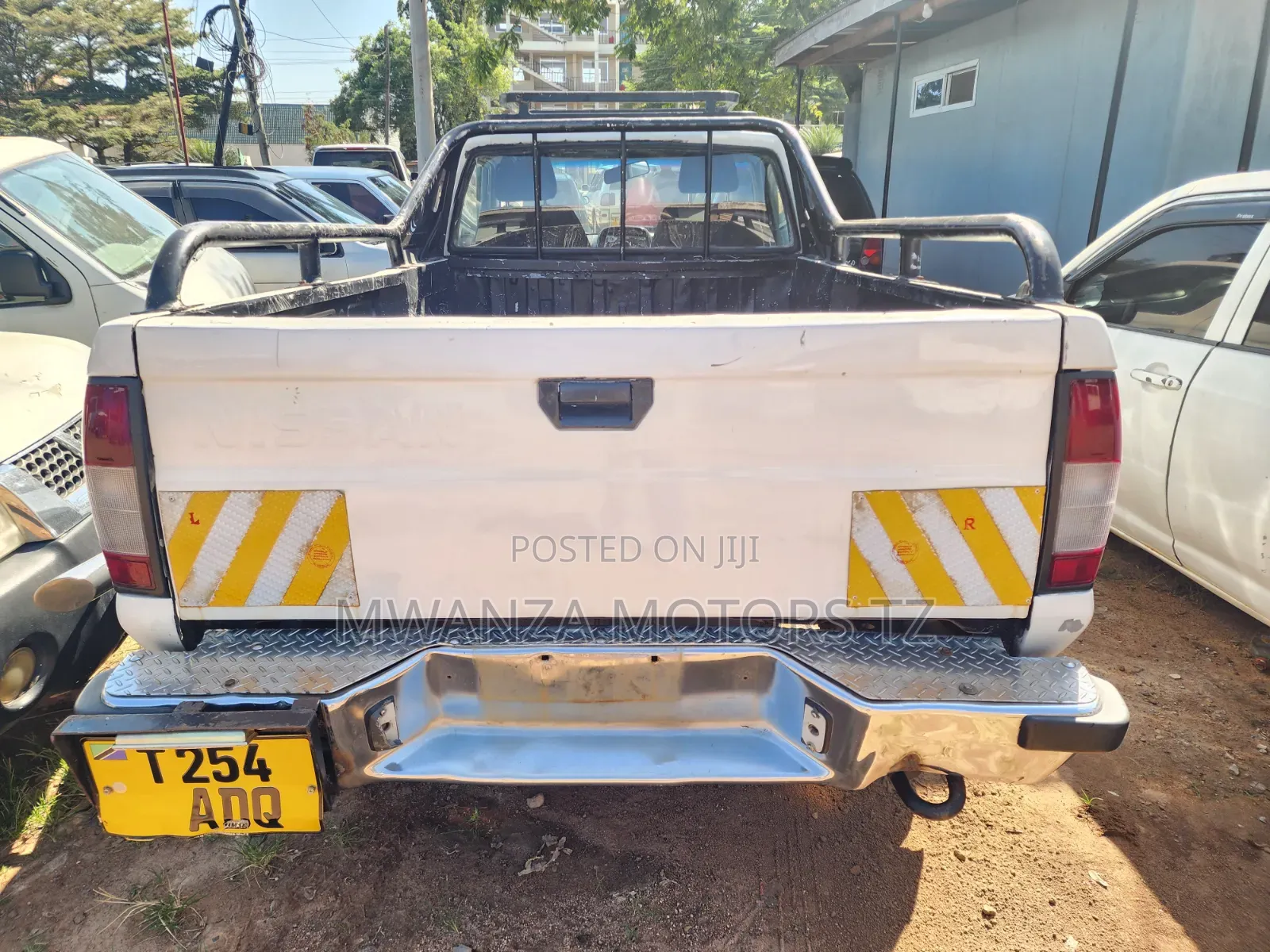 Nissan Hardbody 2000i 2006 White