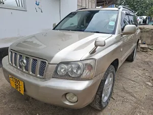 Toyota Kluger 2005 Gold