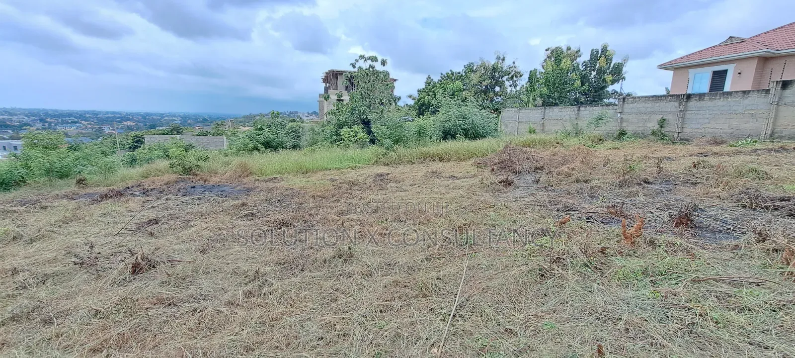 Kiwanja Kinauzwa Kilimahewa Mbweni