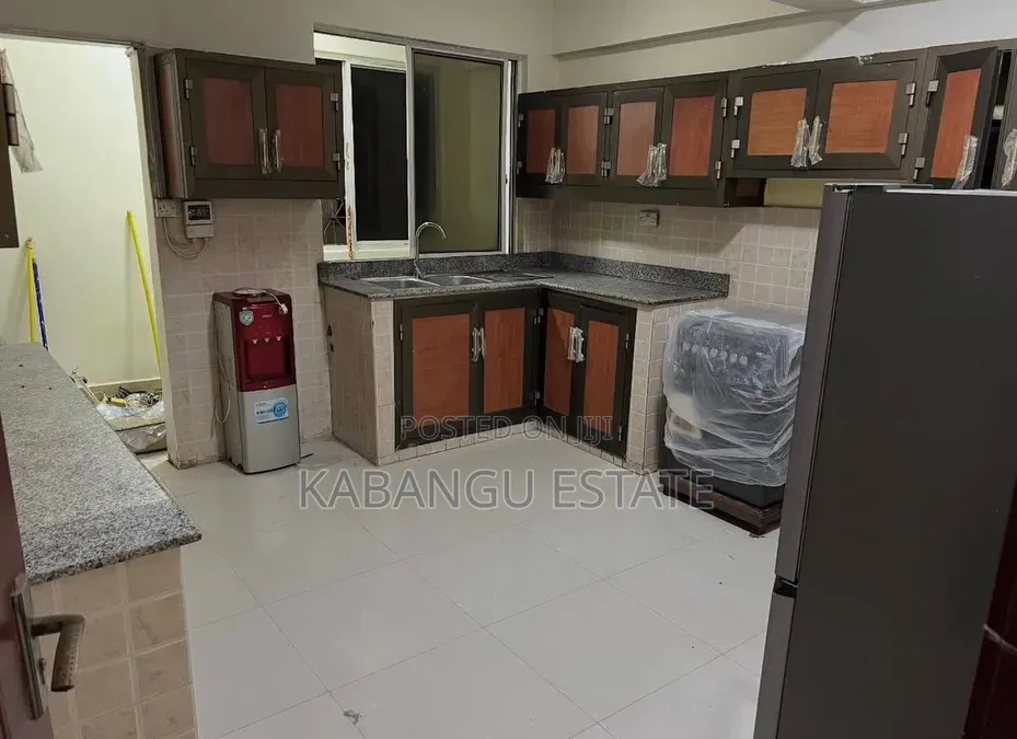 4bdrm Apartment in Upanga Mindu Street for sale