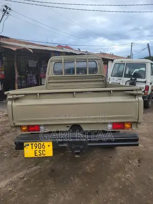 Toyota Land Cruiser 2020 Gold