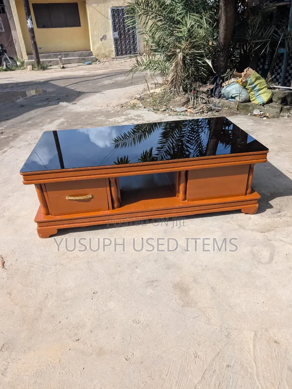 Coffee Table With Mirror Above