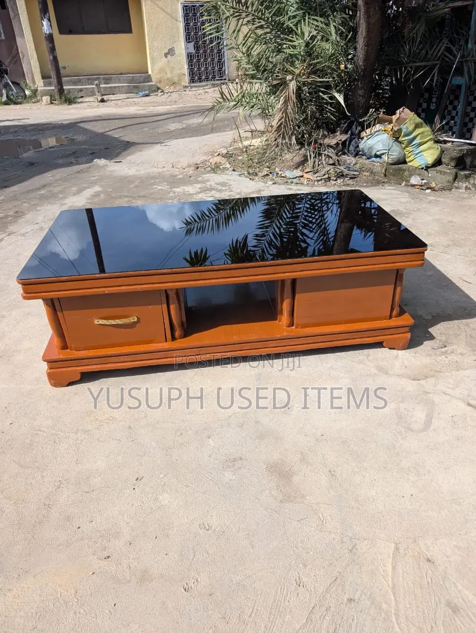 Coffee Table With Mirror Above
