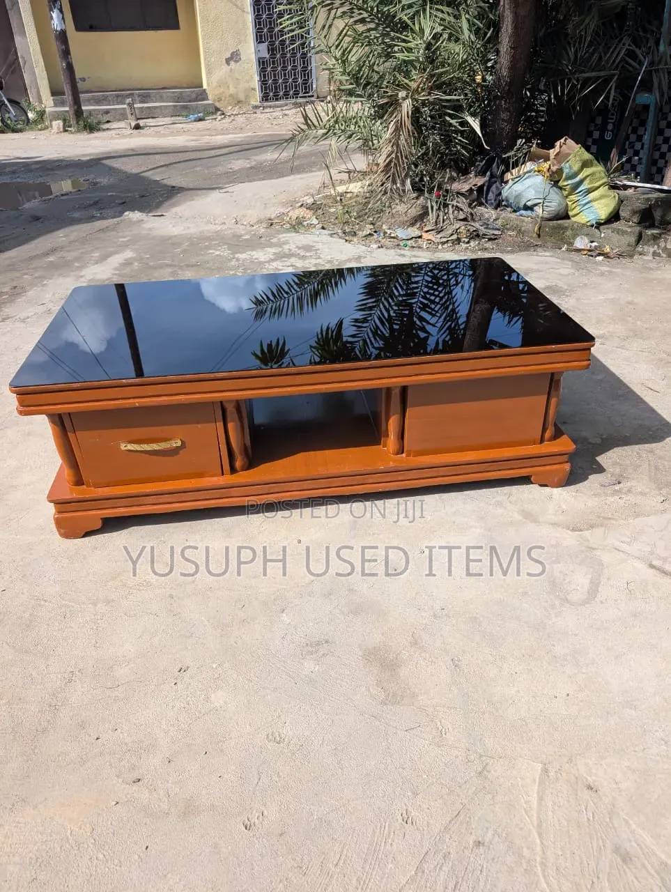 Coffee Table With Mirror Above