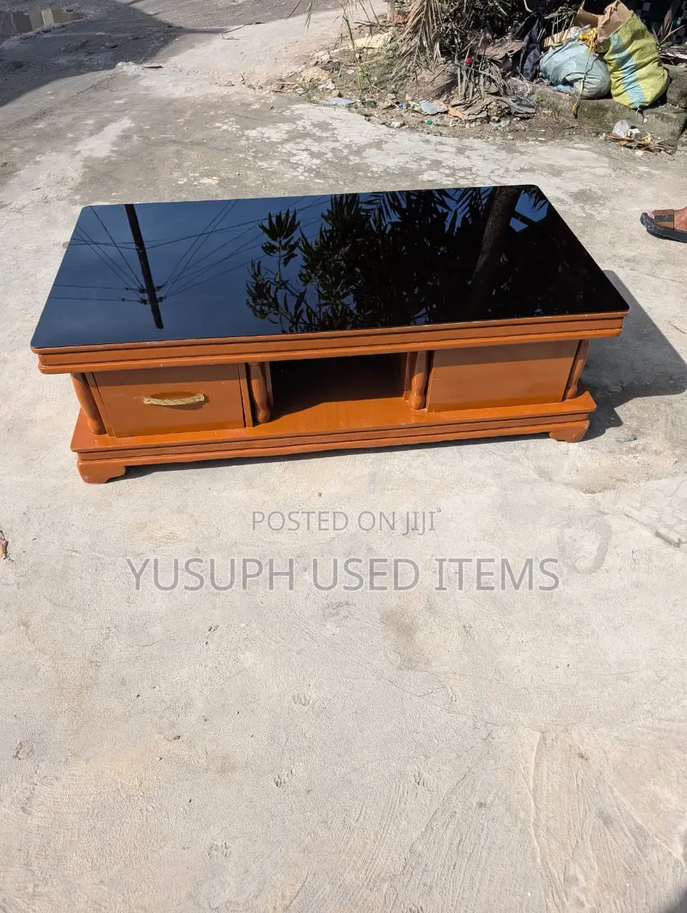 Coffee Table With Mirror Above