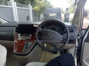 Toyota Alphard 2008 Silver