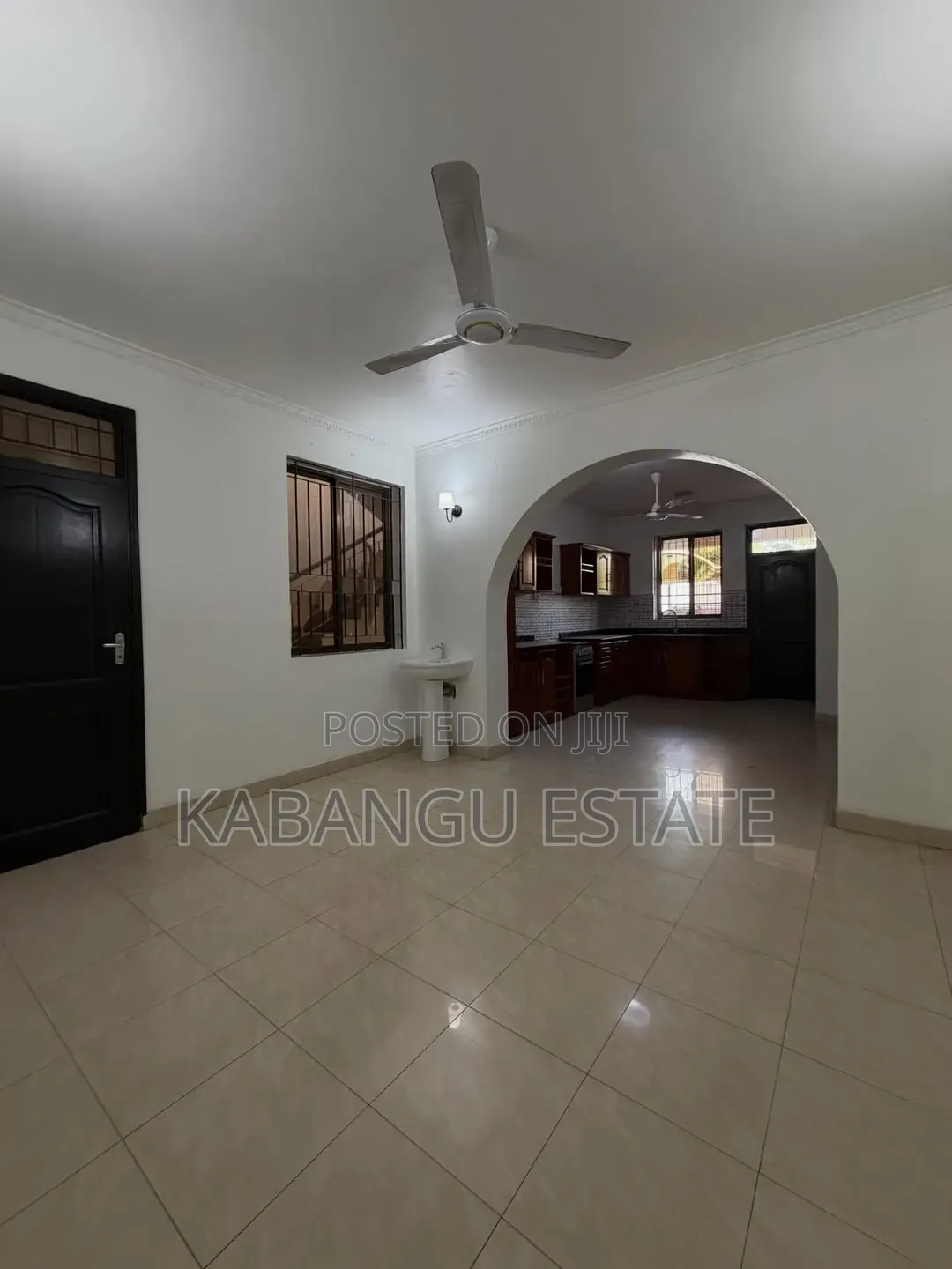 3bdrm Apartment in Msasani Near for rent