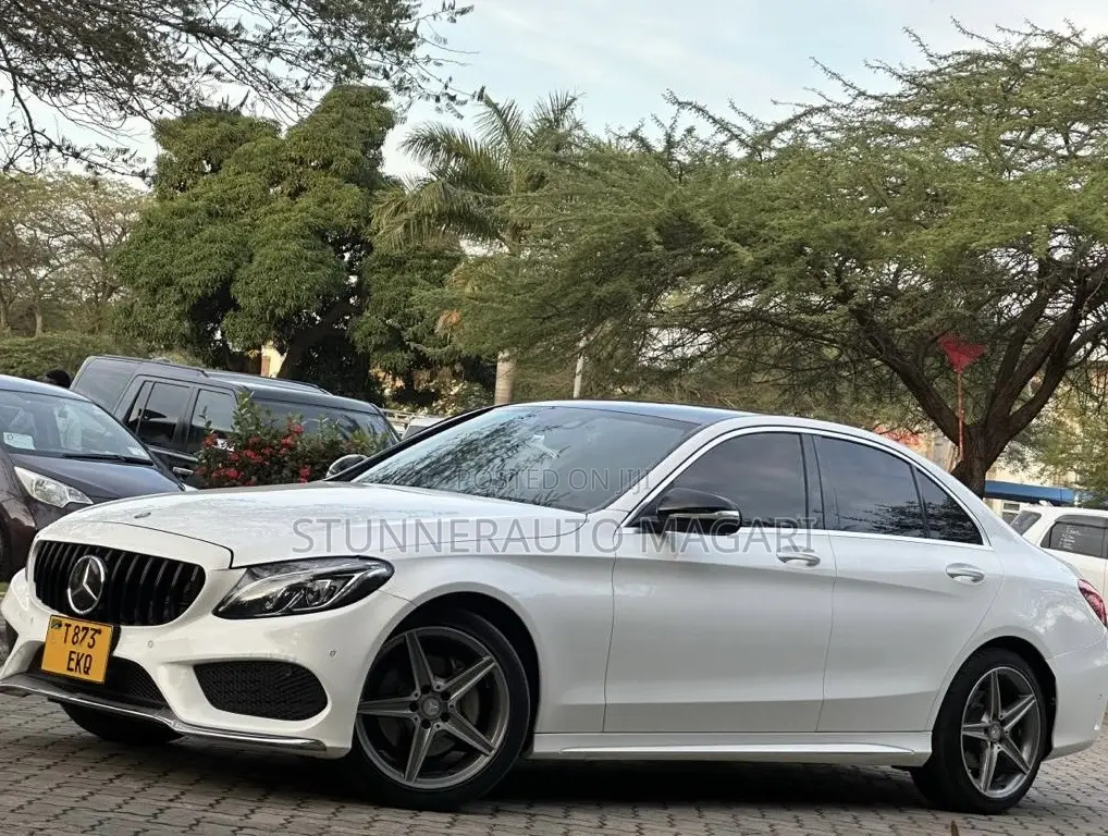 Mercedes-Benz C200 2014 Pearl