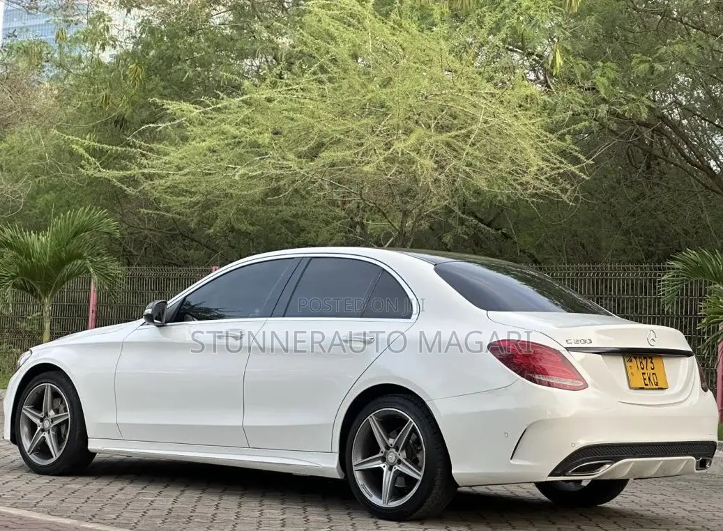 Mercedes-Benz C200 2014 Pearl