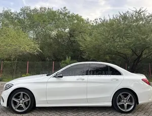 Mercedes-Benz C200 2014 Pearl