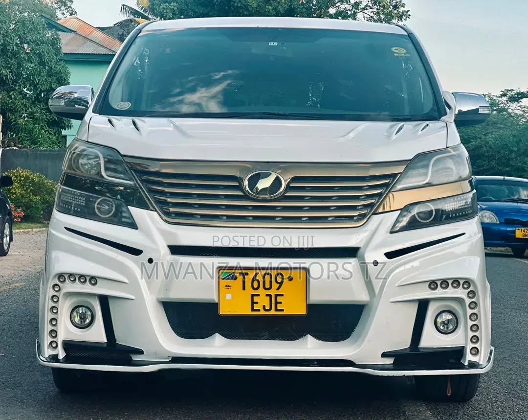 Toyota Alphard 2010 White