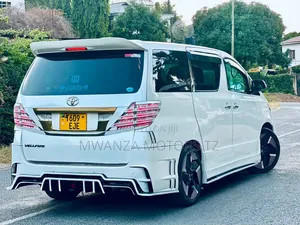 Toyota Alphard 2010 White