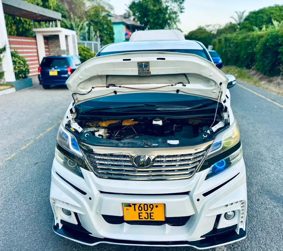 Toyota Alphard 2010 White