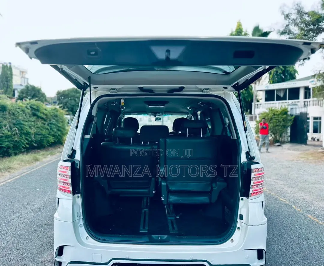 Toyota Alphard 2010 White